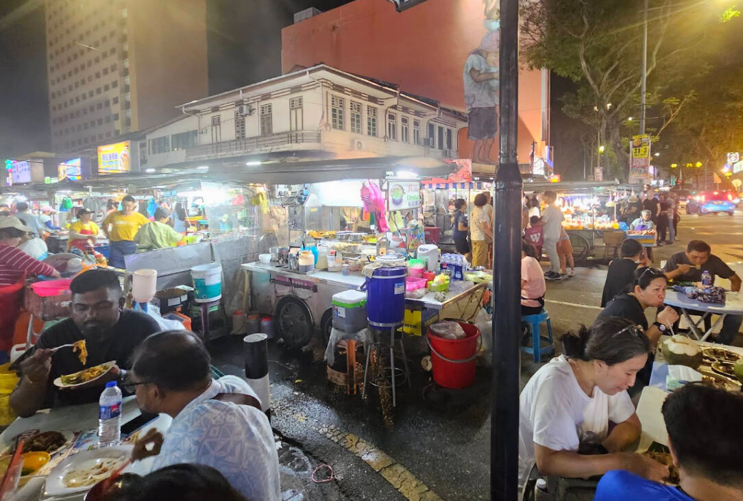 五条路夜市 (Macallum Street Night Market)