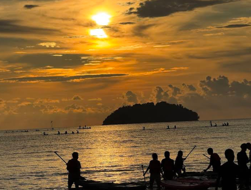 KK island hopping sunset night market tips